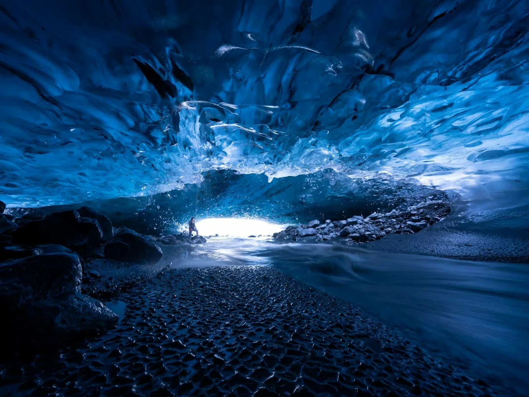 Innenansicht einer schönen Eishöhle in Island