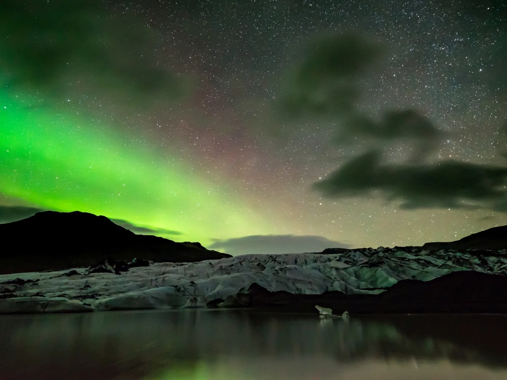 Nordlichter bei Sólheimajökull Gletscher in Südisland