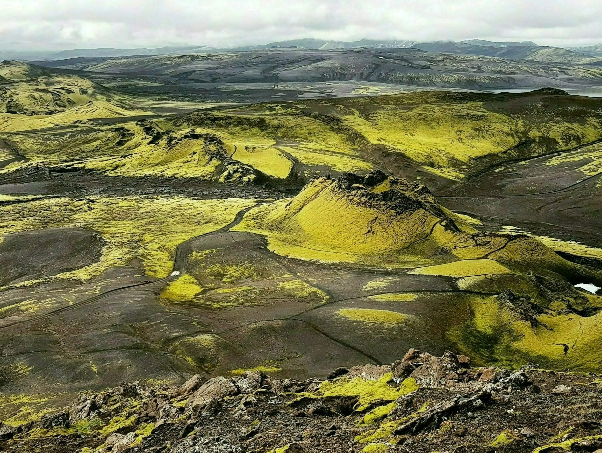 Luftaufnahme von den Laki-Kratern in Island, schöne Landschaft
