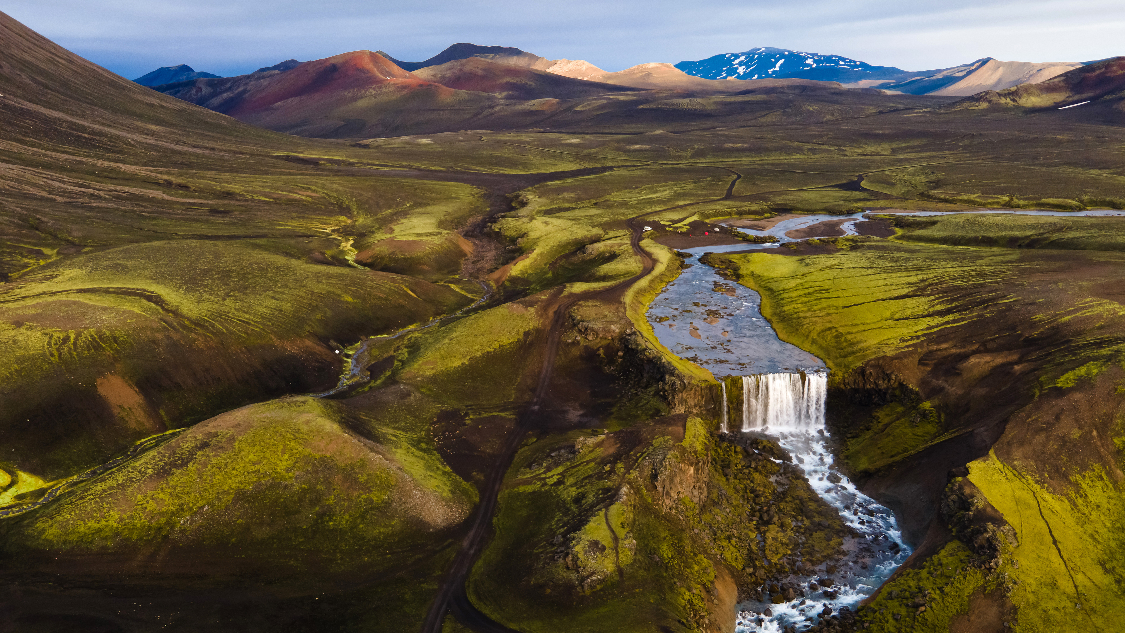 Landschaft Hochland Wasserfall Island