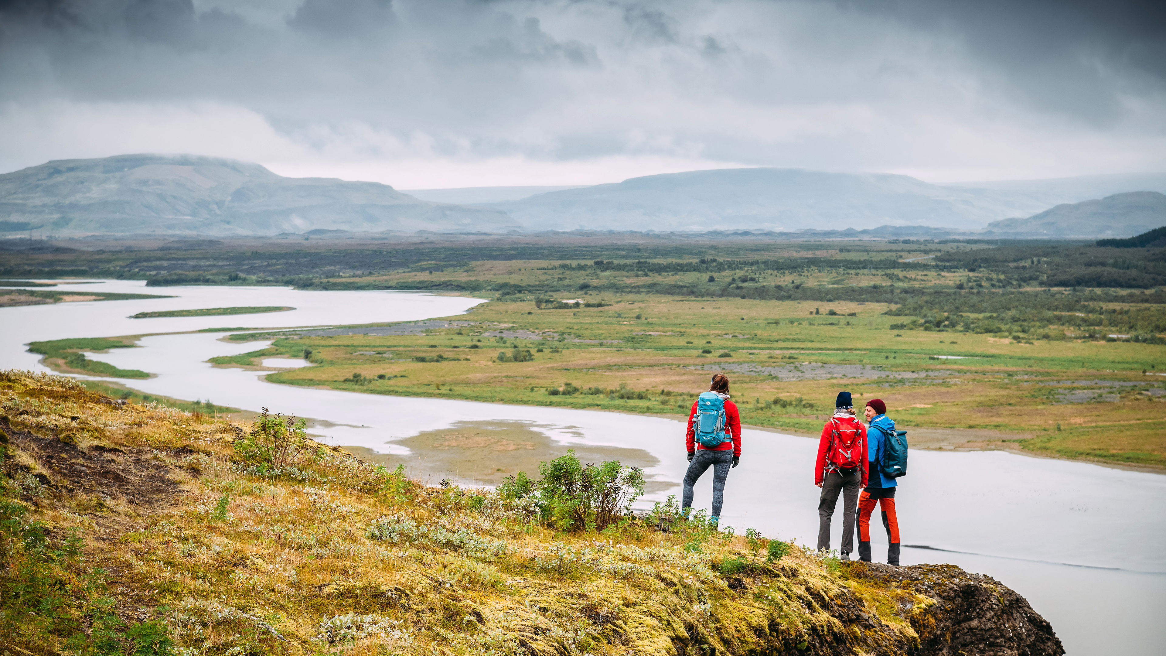 Wandergruppe Fluss Landschaft Island