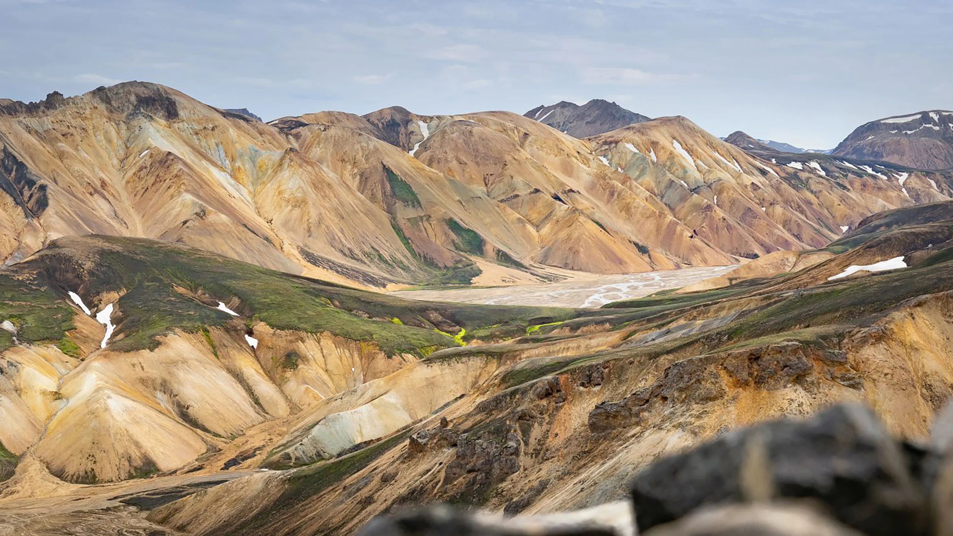 Bunte Berge (braun-okker-rostrot) im Landmannalaugar Gebiet auf Island