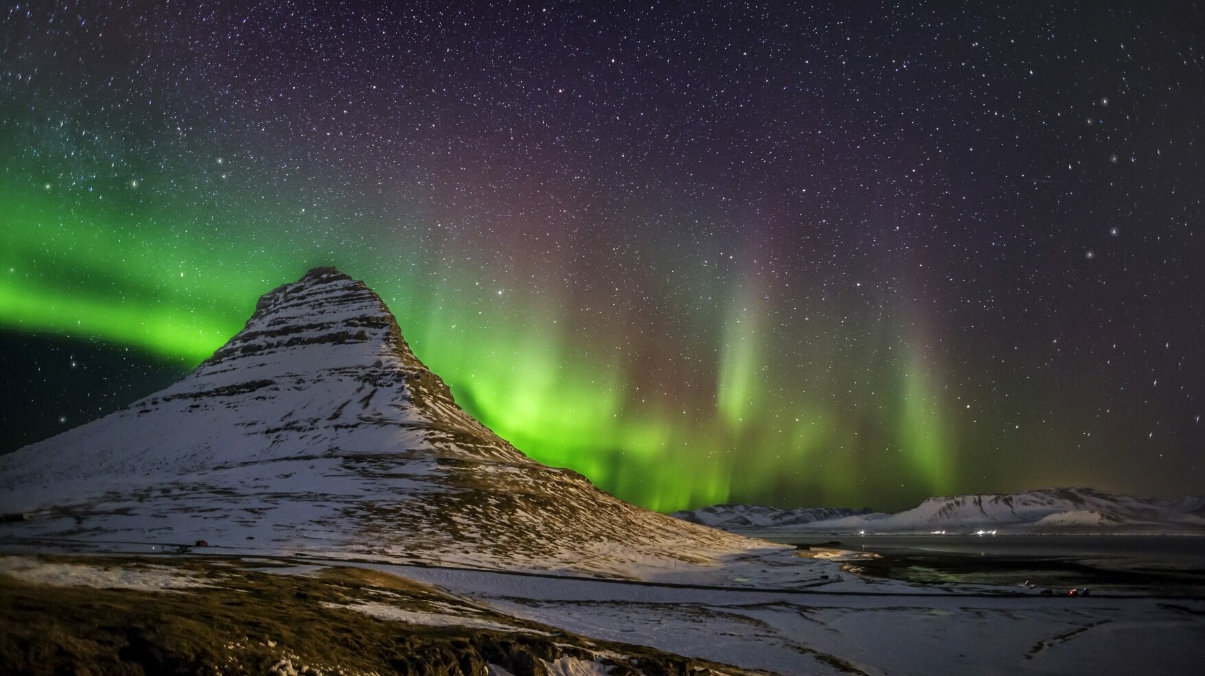 Berg Kirkjufell Snaefellsnes Nordlichter in Island