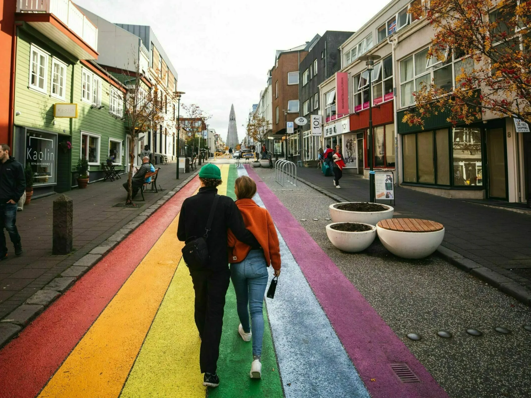 Reykjavík Regenbogenstraße, 2 Menschen