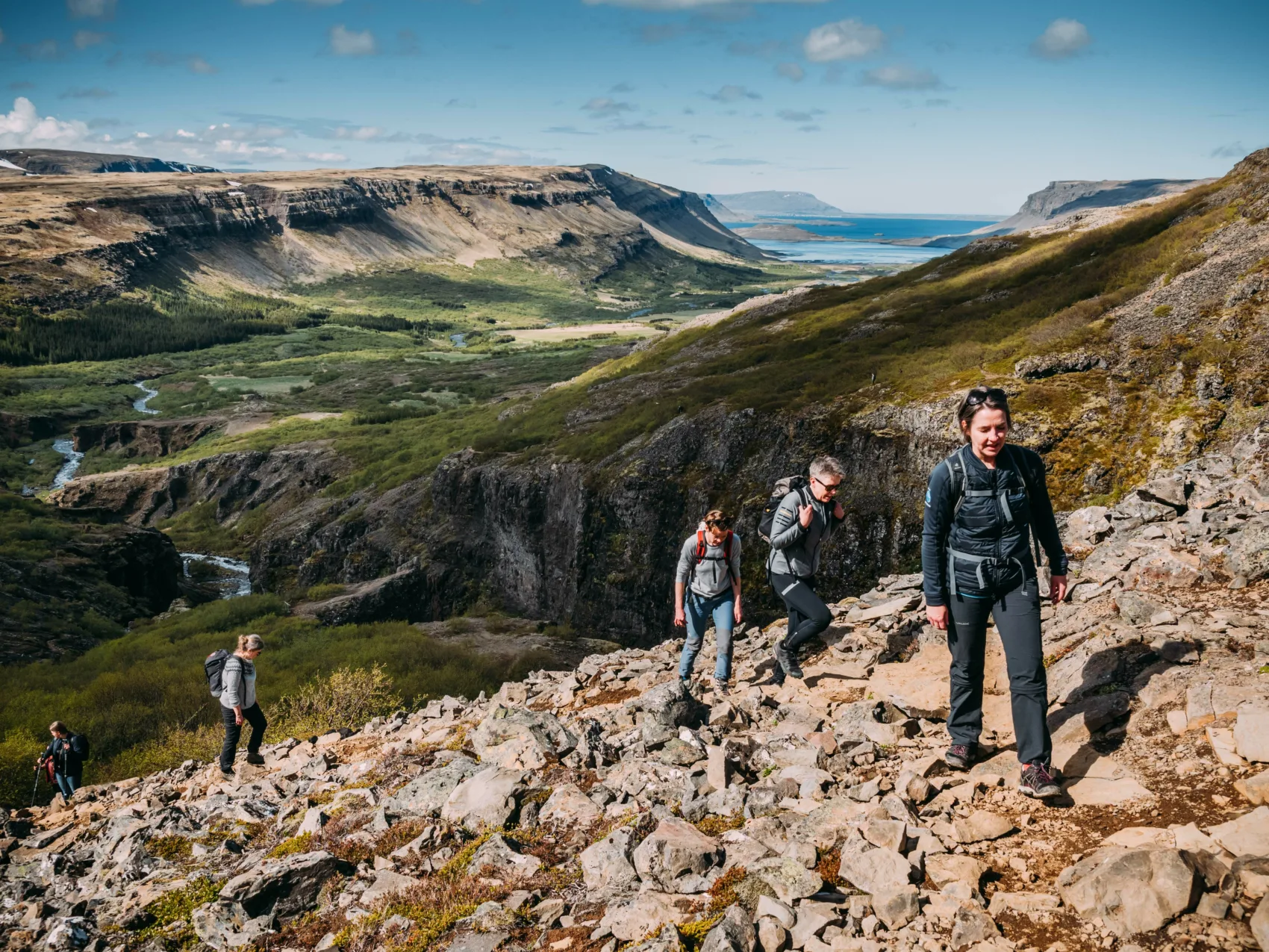 Wandergruppe auf ihrer Island Rundreise als Gruppenreise