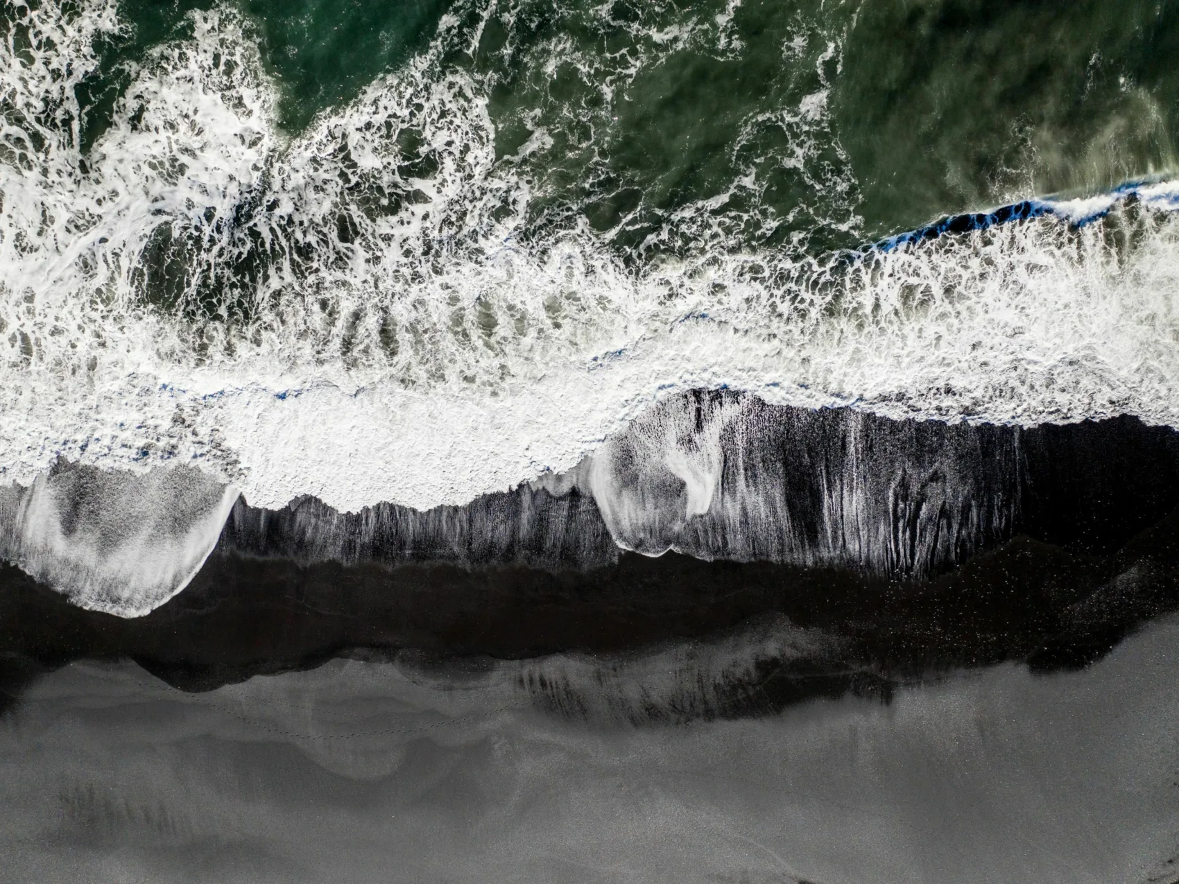 schwarzer strand meer island Suedisland reynisfjara wasser business iceland island