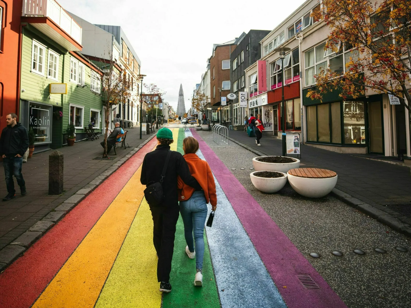 Reykjavík farbenfrohe Straße Skólavoerðurstógur