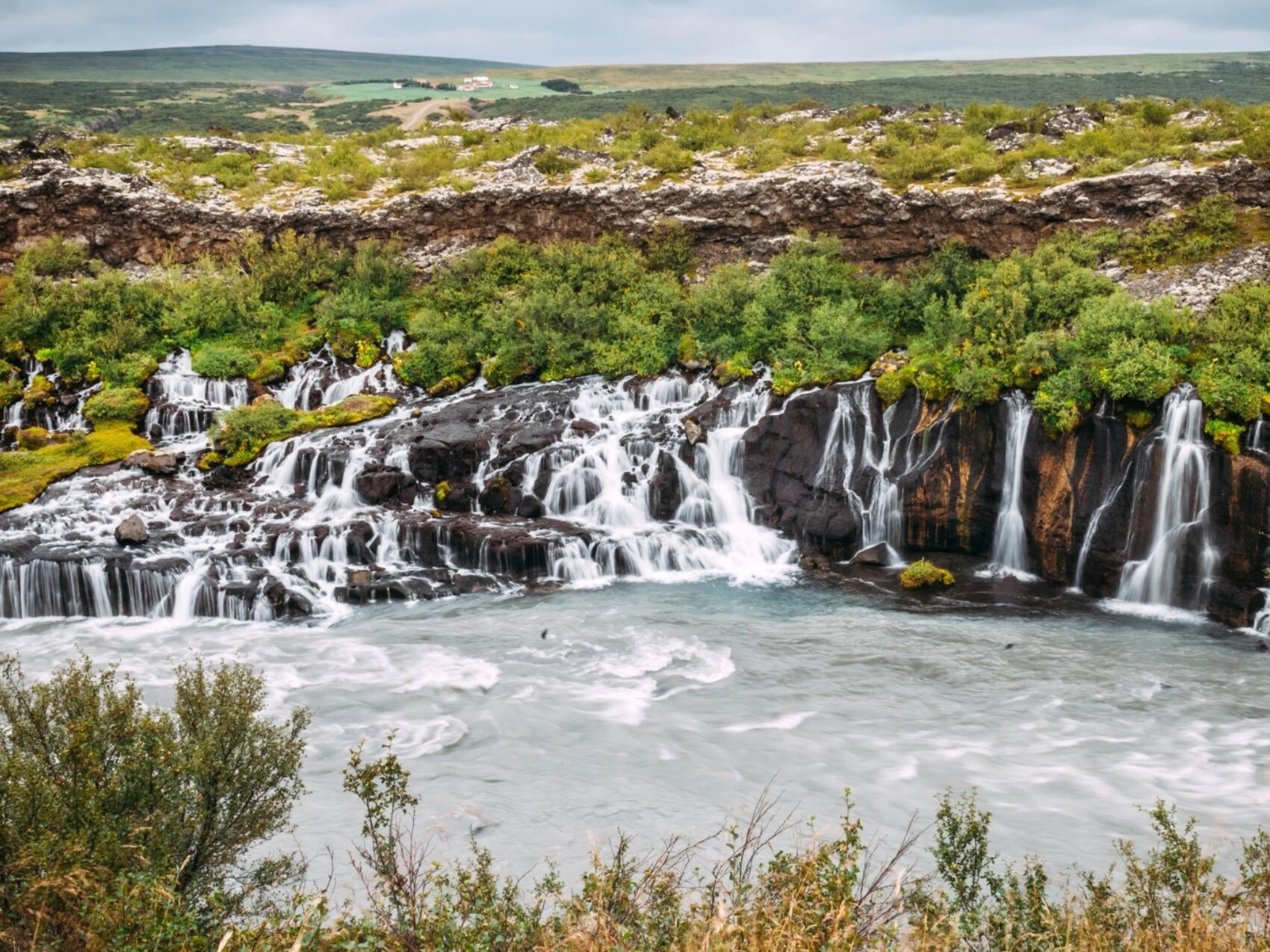 Wasserfall Hraunfossar Island