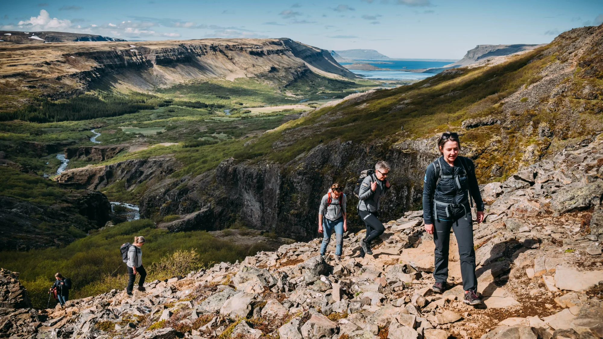 Wandergruppe auf ihrer Island Rundreise als Gruppenreise