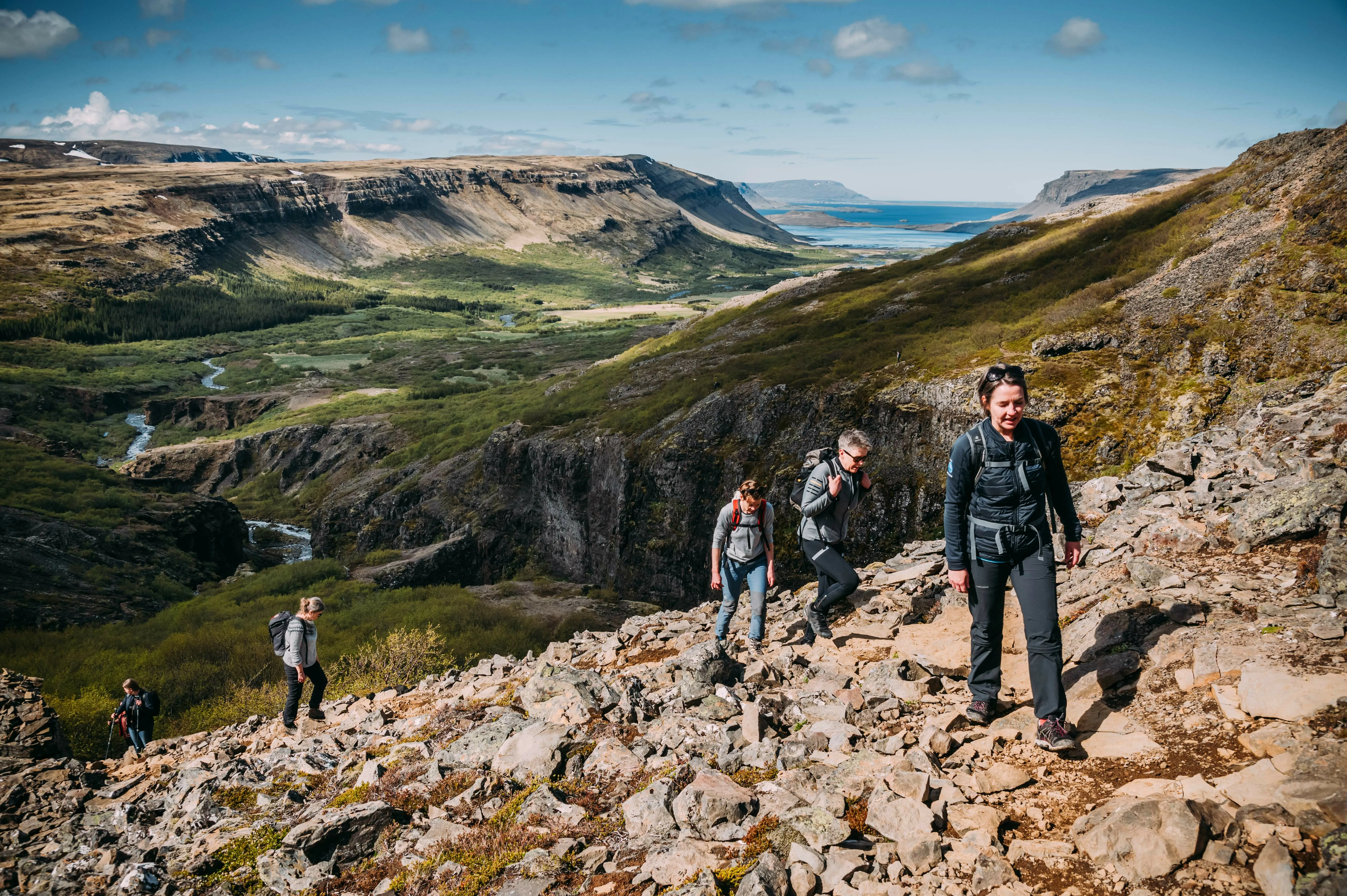Wandergruppe auf ihrer Island Rundreise als Gruppenreise