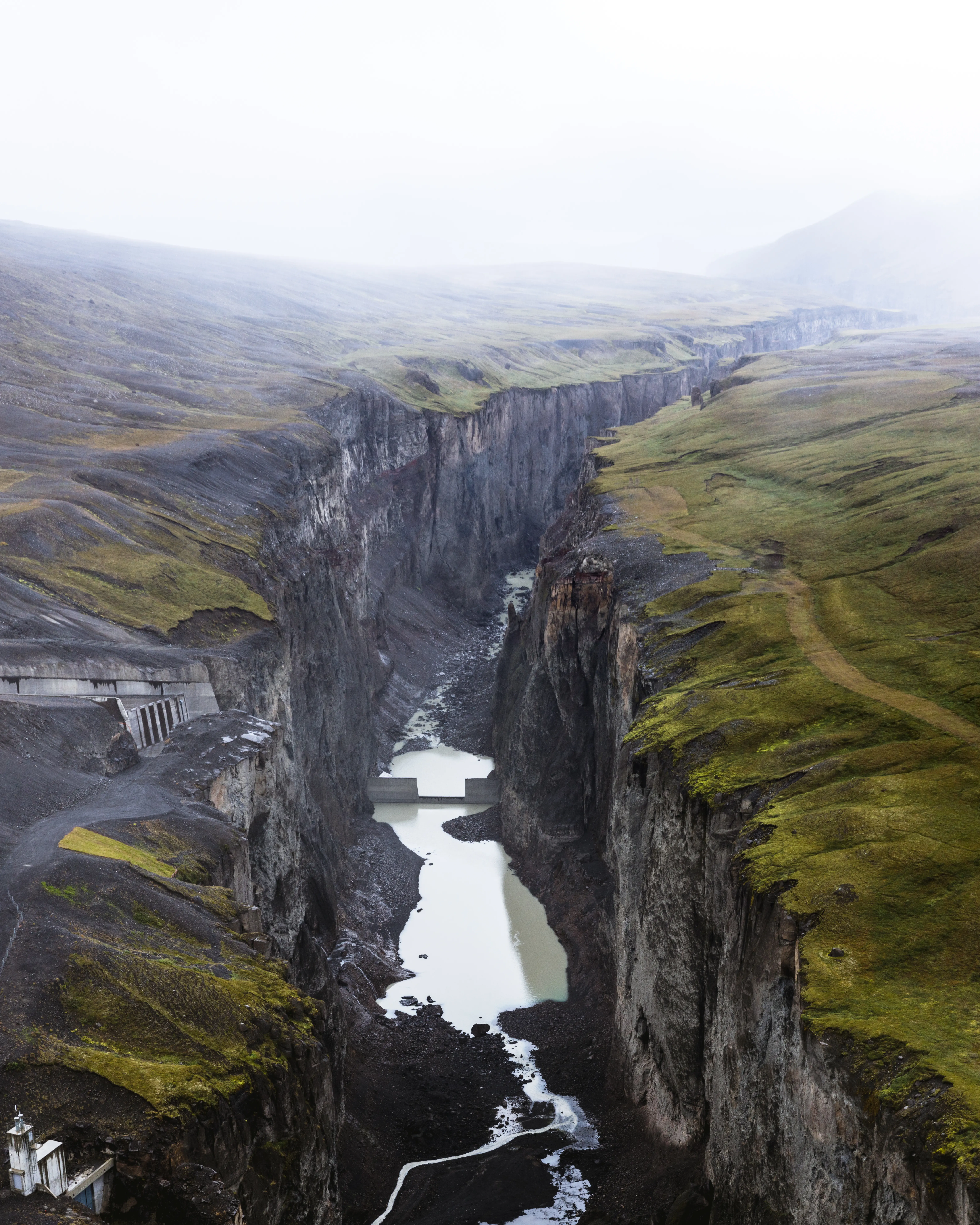 Ostisland Hafrahvammagljúfur Schlucht mit Fluss
